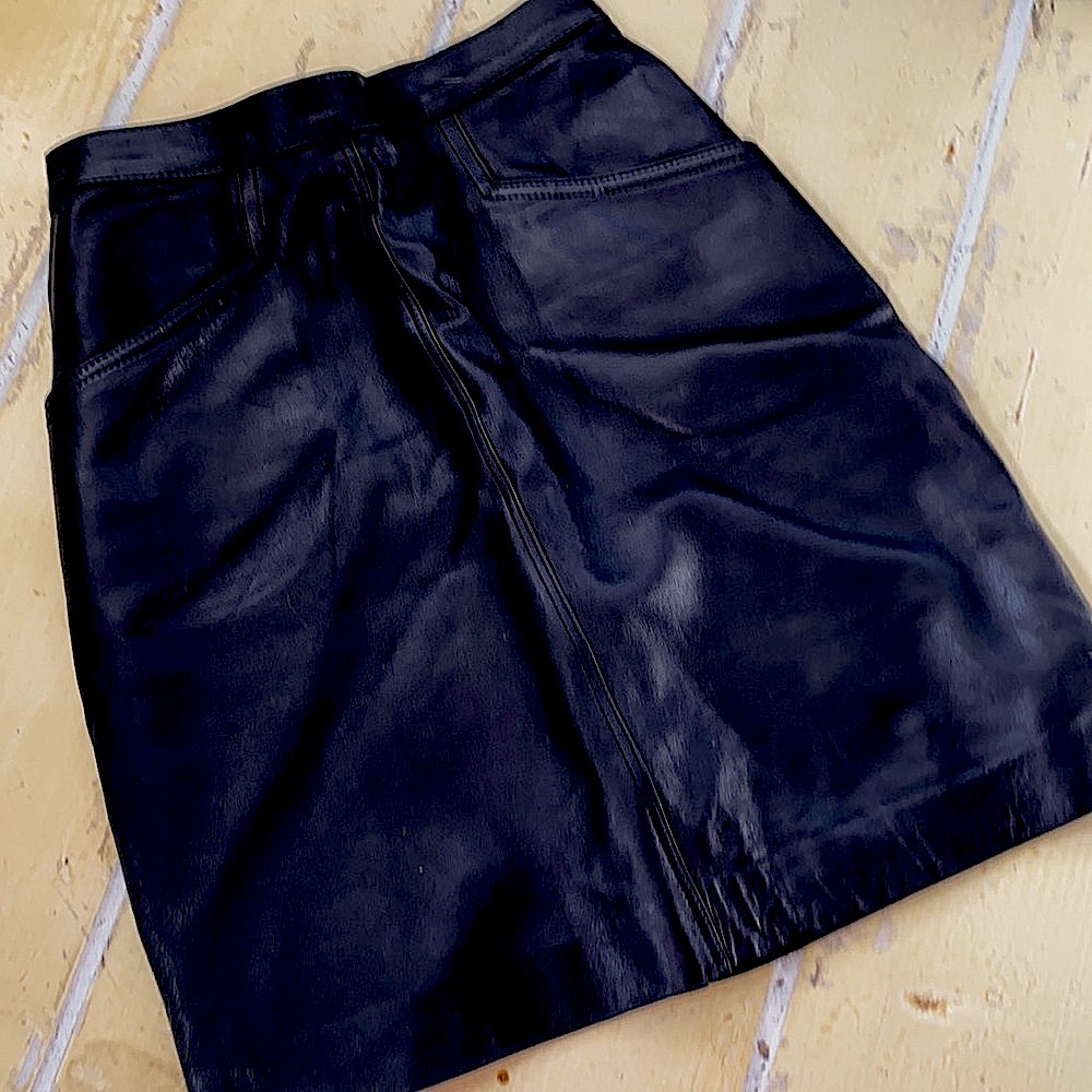 Mark Laurent Black leather skirt size 6